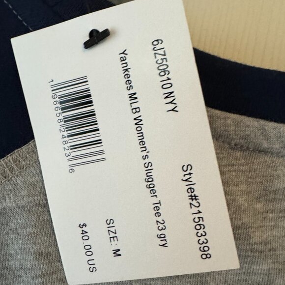 G-III 4Her by Carl Banks Women's New York Yankees MLB  Slugger Tee 23 Gray NEW w - Picture 6 of 6